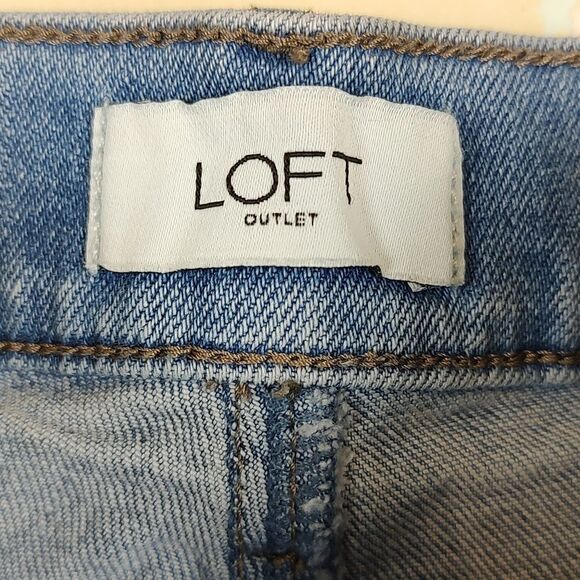LOFT 4" Denim Short - Picture 2 of 10